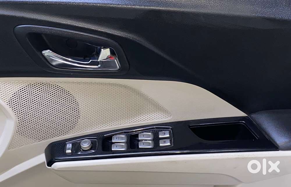 Mahindra Xuv300 W8 Option, 2021, Petrol