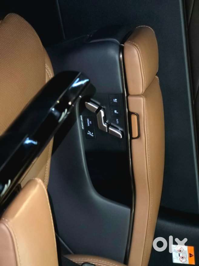 Toyota Vellfire Vip &ndash; Executive Lounge, 2023, Petrol