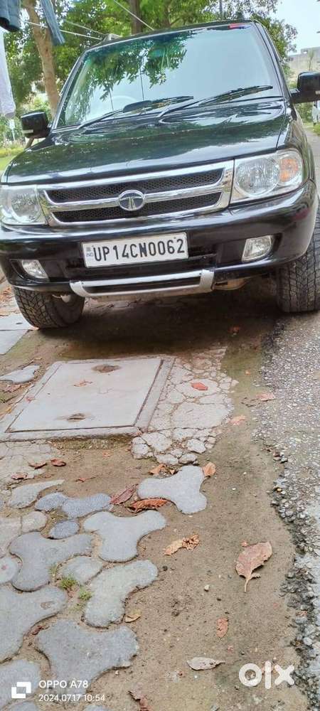 Black Colour Tata Safari