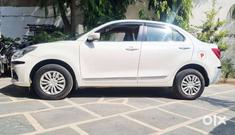 Maruti Suzuki Dzire 1.2 Vxi, 2022, Petrol
