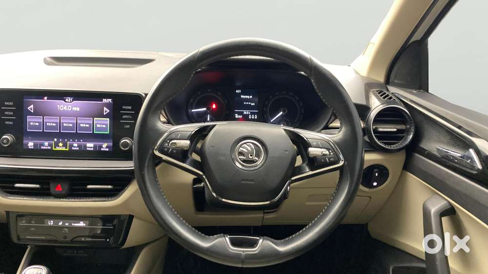 Skoda Slavia 1.0 Ambition Tsi At, 2023, Petrol