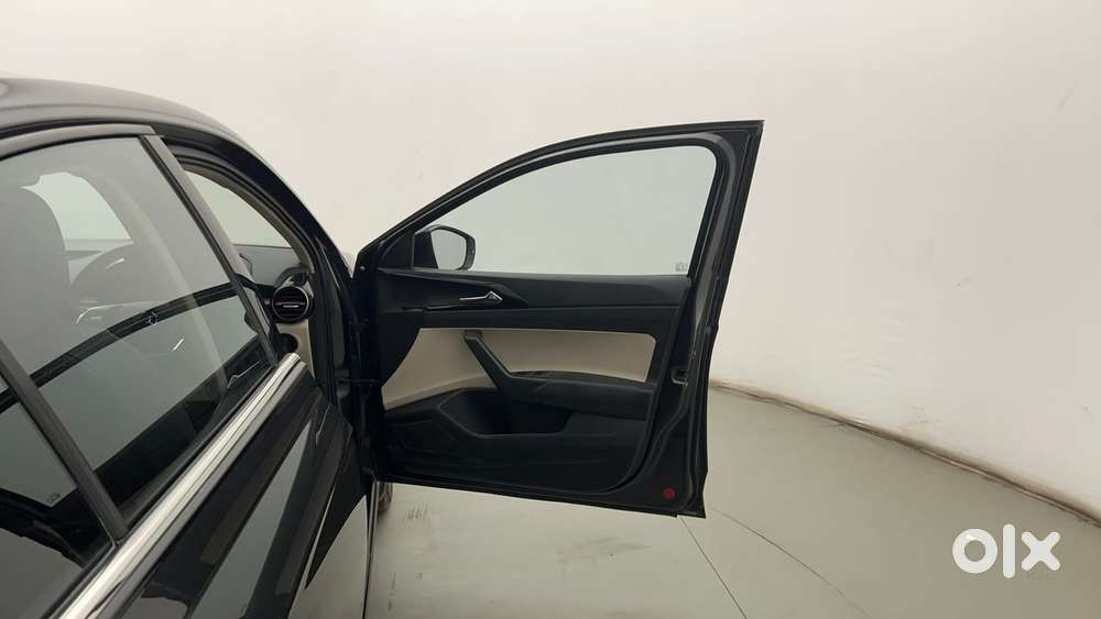 Skoda Slavia Style 1.0l Tsi Mt, 2023, Petrol