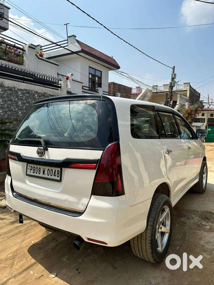 Toyota Innova 2011 Diesel Well Maintained