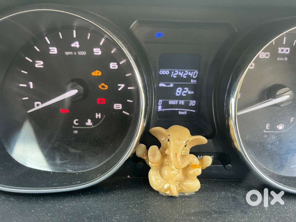 Tata Tiago Petrol 122369 Km Driven
