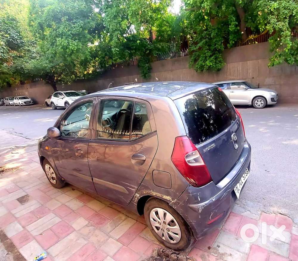 For Sale - Hyundai I-10 (petrol + Cng) Carbon Grey / 'lady Driven Car'