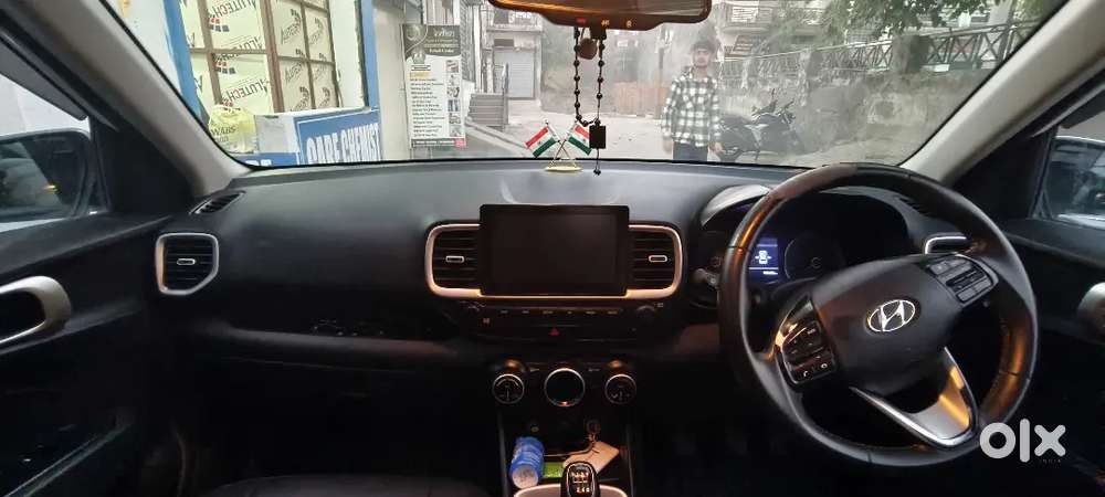 Hyundai Venue 2020 Petrol Well Maintained