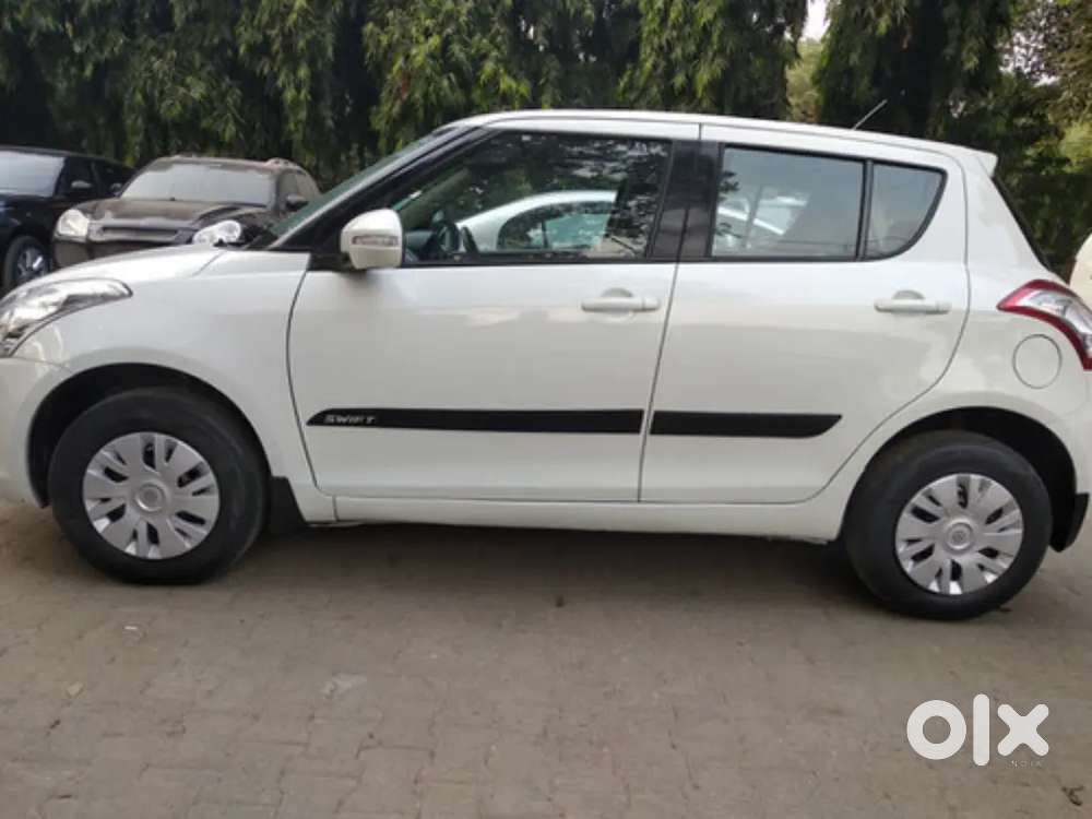 Cng Maruti Suzuki Swift Vxi 2015. Mileage Of 28-30 Km