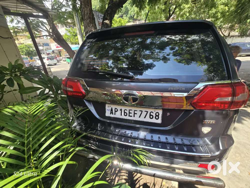 Tata Hexa Automatic Top-end