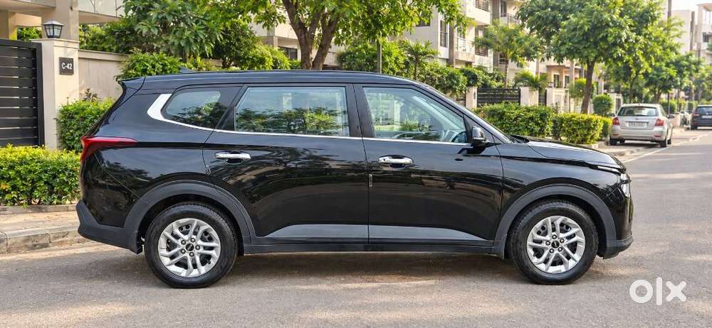 Kia Carens G 1.5 6mt Premium (o) 7-seater, 2025, Diesel