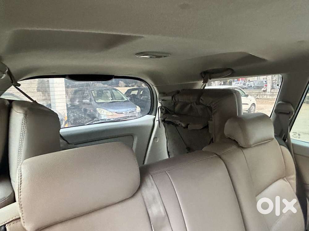 Toyota Innova 2.5 G (diesel) 8 Seater Bs Iv, 2011, Diesel