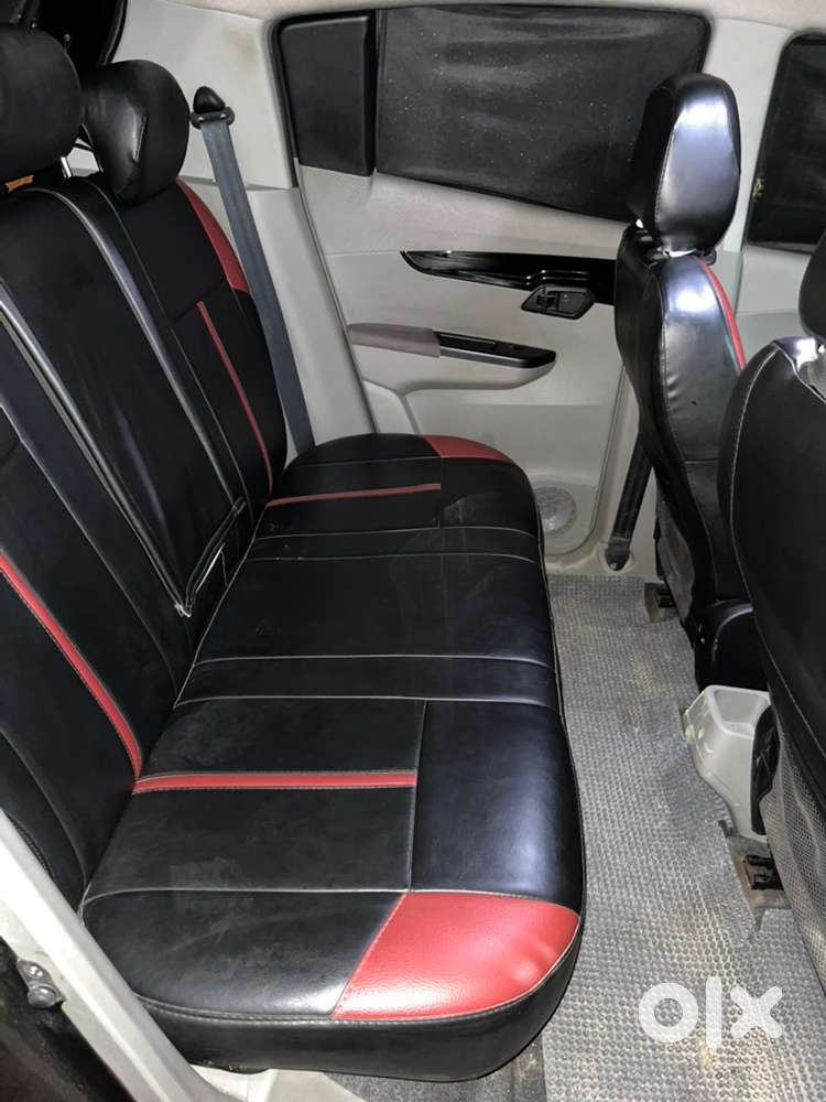 Mahindra Kuv 100 2017