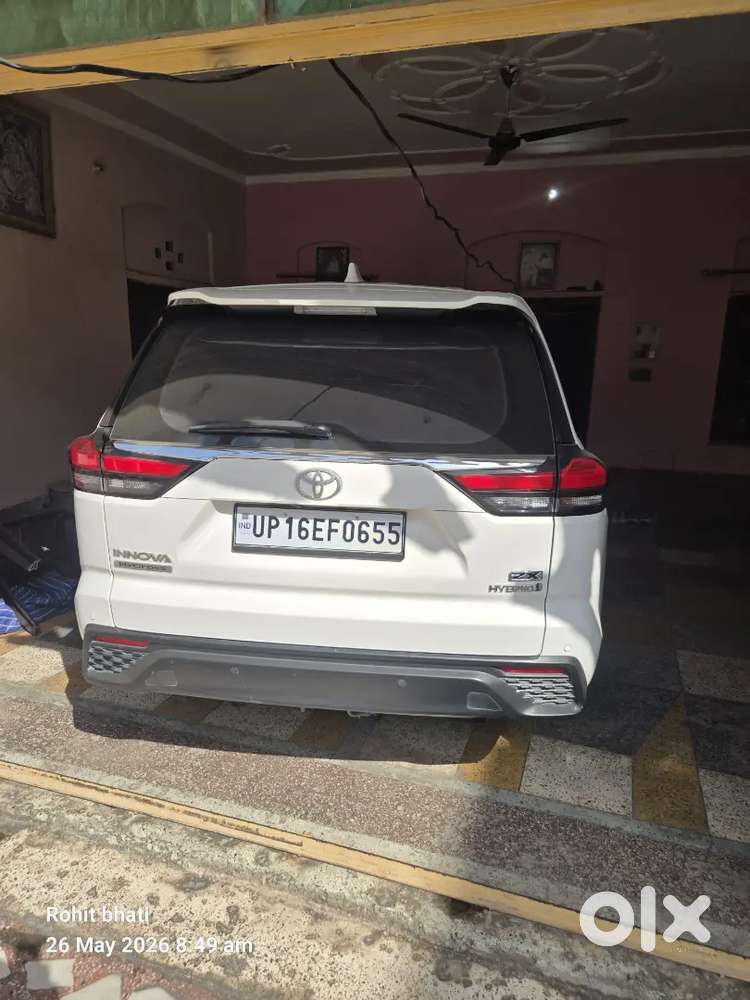 Toyota Innova Hycross 2024 Petrol 38000 Km Driven