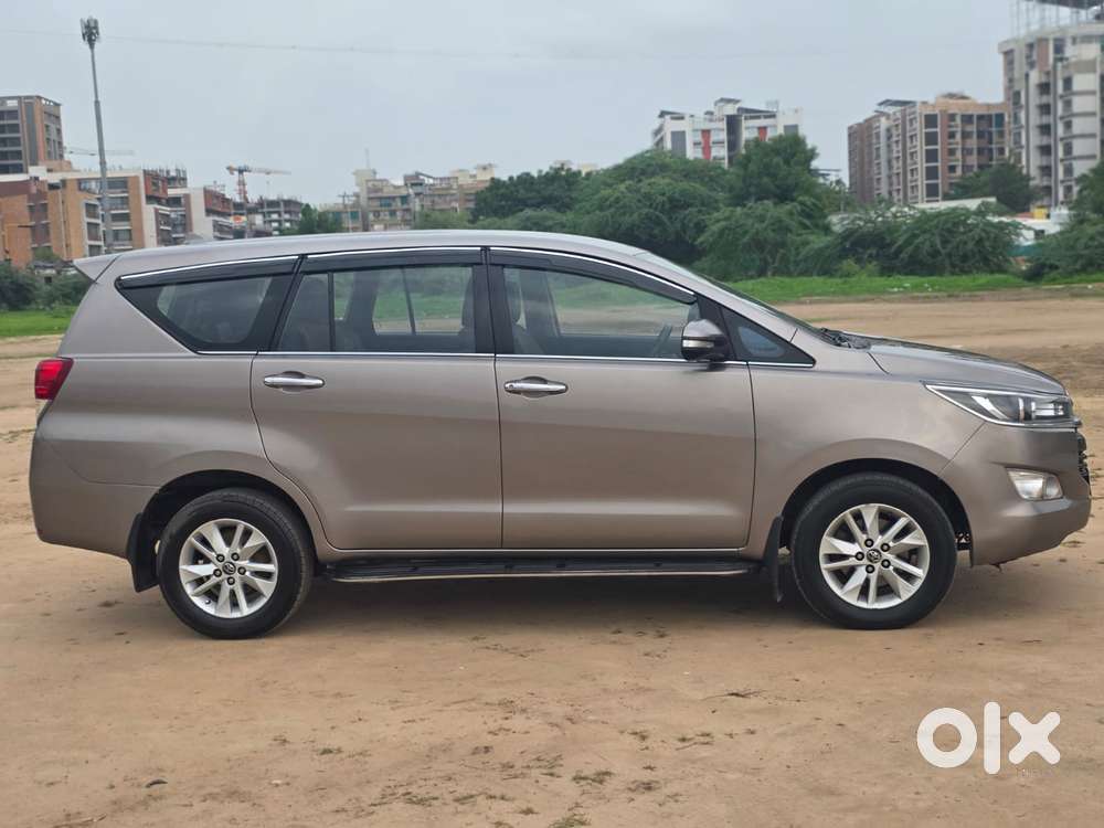 Toyota Innova Crysta 2.4 V 8 Str, 2016, Diesel