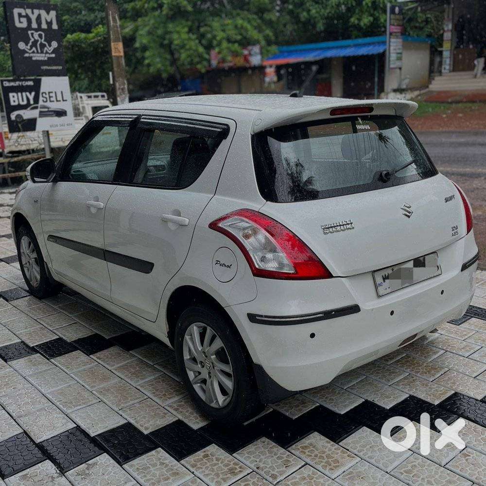 Maruti Suzuki Swift Vvt Zxi, 2014, Petrol