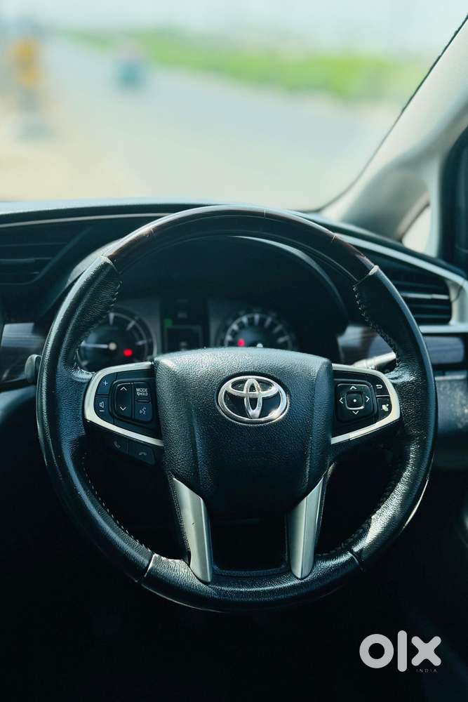 Toyota Innova Crysta 2.4 V 8 Str, 2017, Diesel