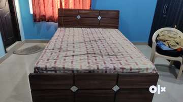 Old deals bed olx