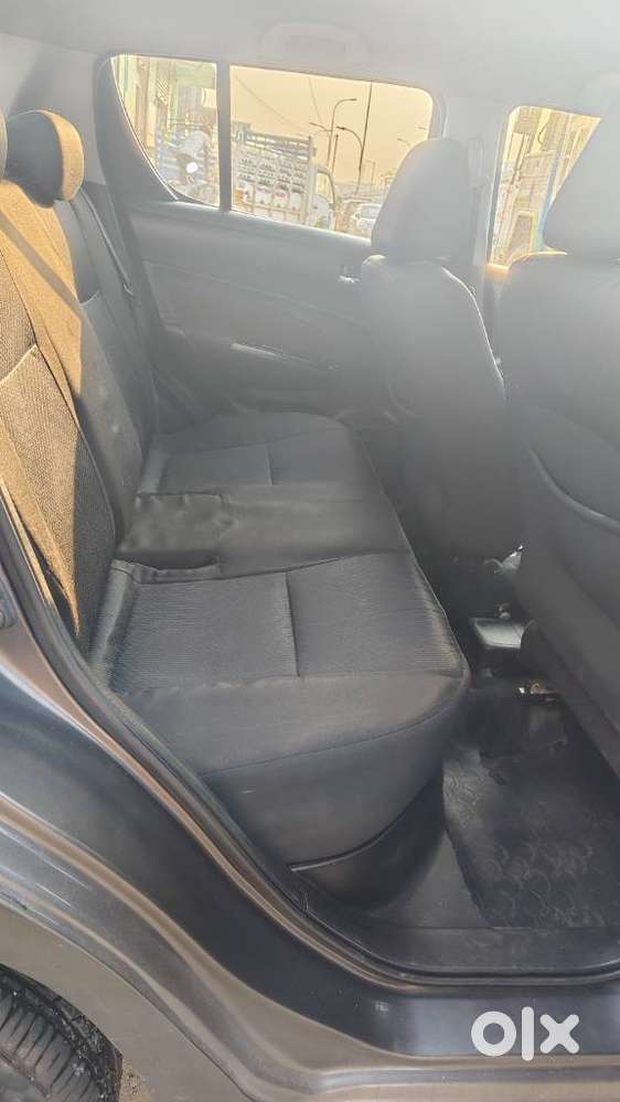 Maruti Suzuki Swift Vvt Zxi, 2017, Petrol