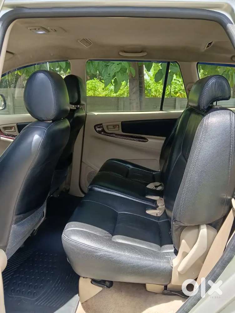 Toyota Innova 2005 Petrol Well Maintained