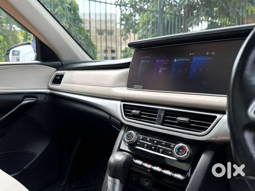 Mahindra Xuv700 2.2 Ax 7 Diesel At Str Awd, 2022, Diesel