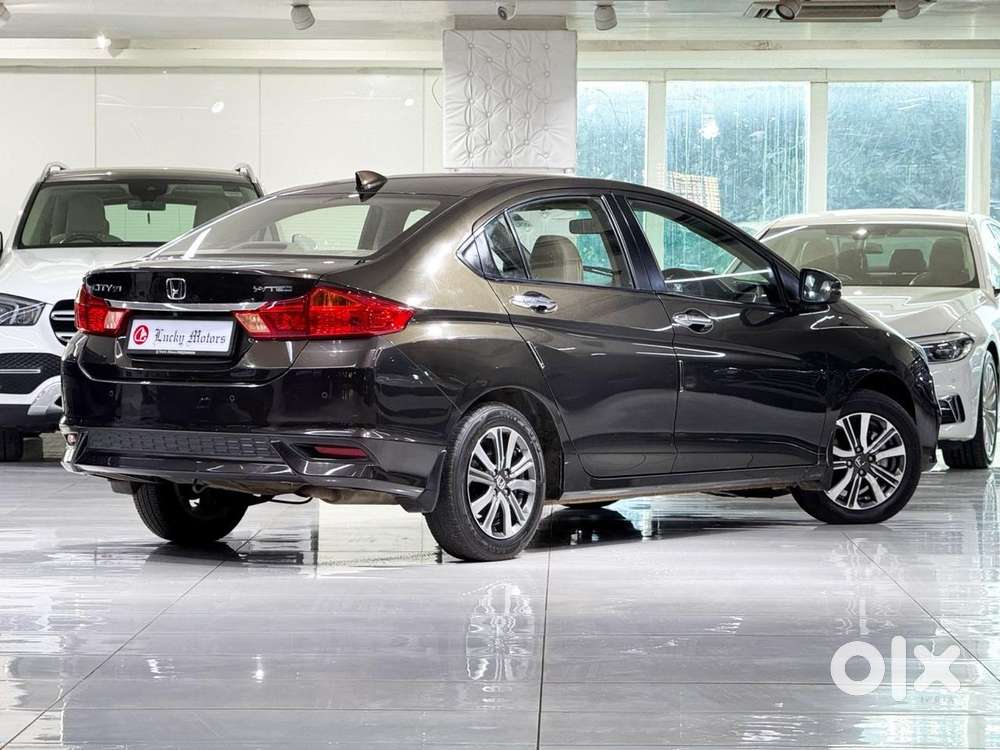 Honda City 1.5 V Cvt I-vtec Mt, 2022, Petrol