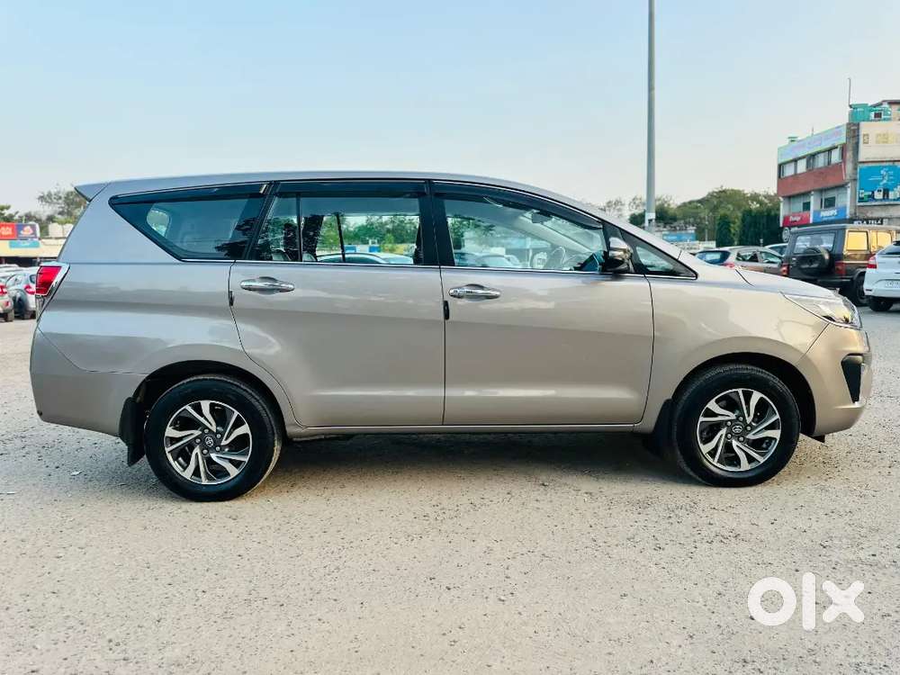 2022 Crysta Manual Diesel Vx