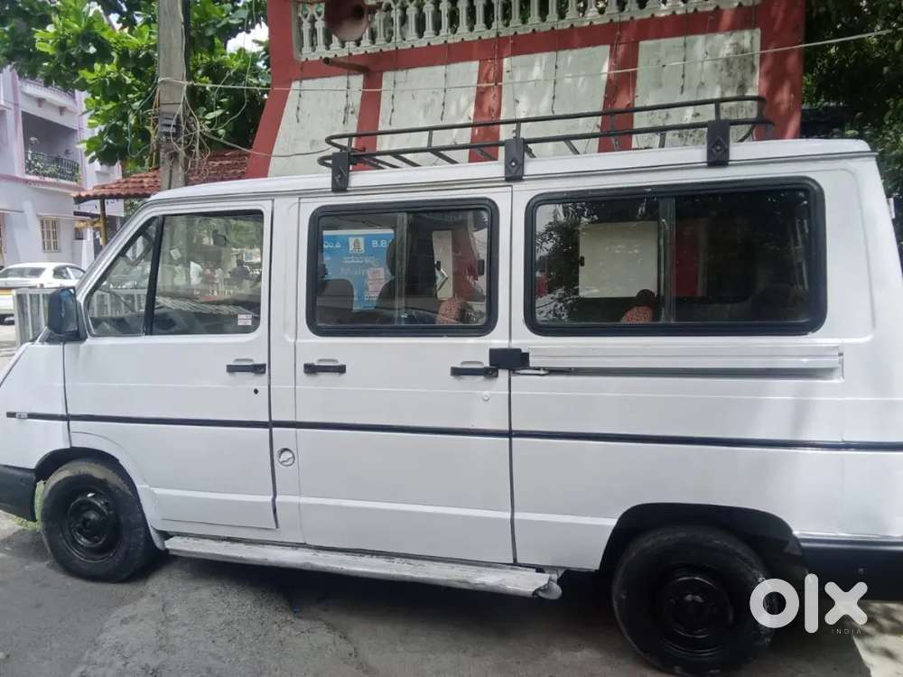 Tata Winger Platinum 2011 Diesel 2nd Owner