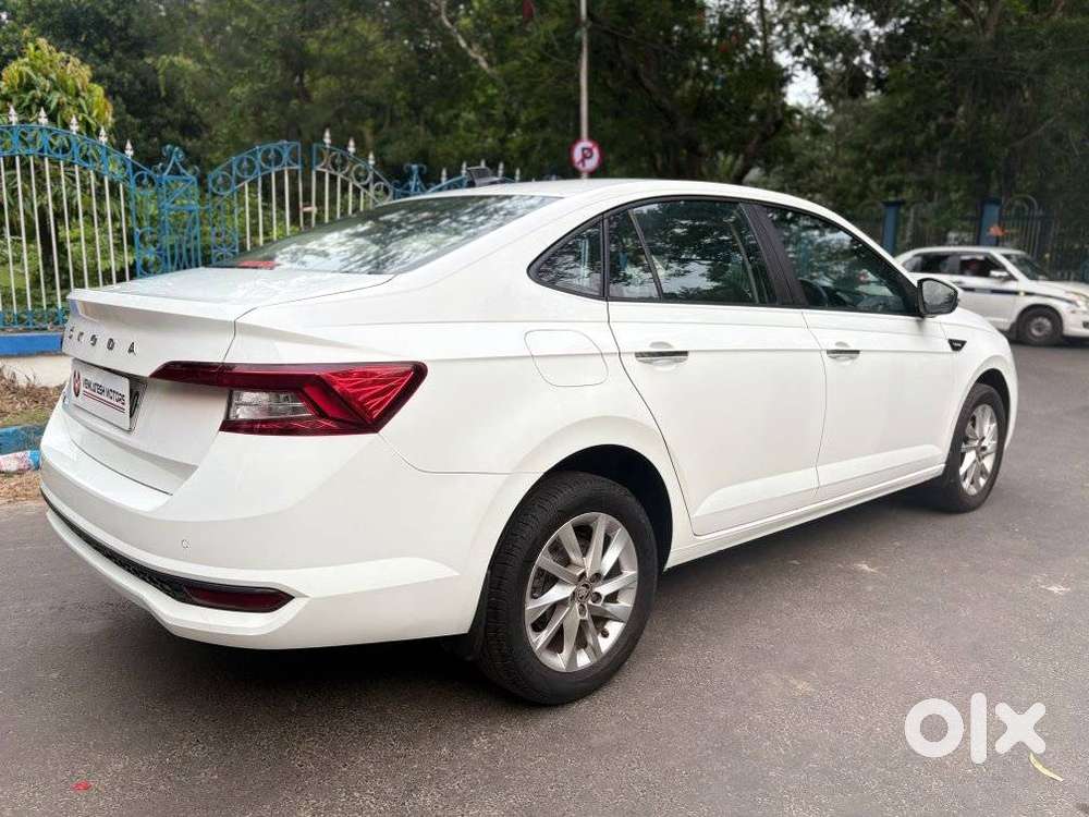 Skoda Slavia 1.0 Ambition Tsi, 2023, Petrol