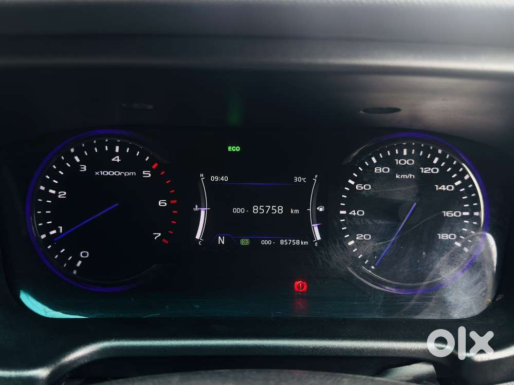 Mahindra Marazzo M8, 2018, Diesel