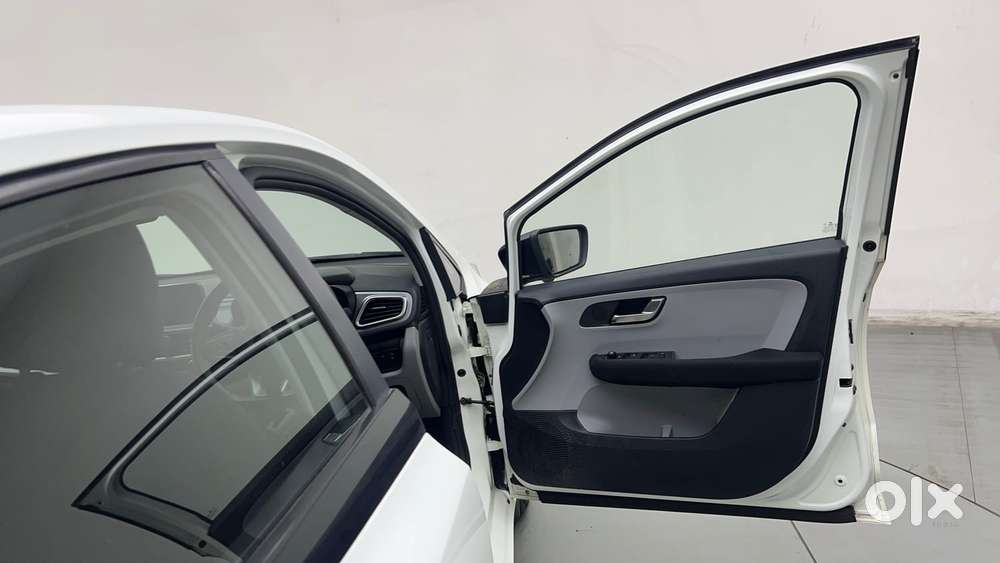 Tata Altroz Xz, 2020, Petrol