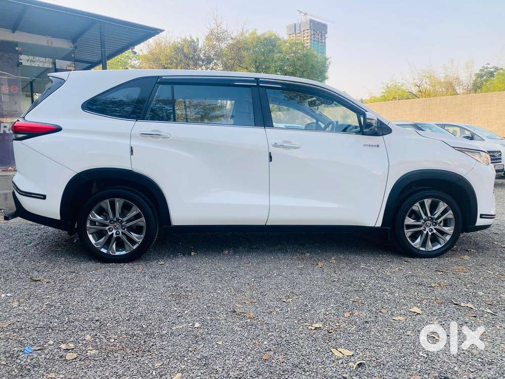 Toyota Innova Hycross 2.0 Zx Hybrid 7 Str, 2024, Petrol