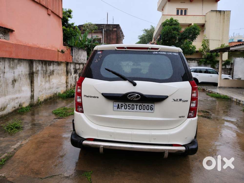 2016 Mahindra Xuv500 W8 Diesel Manual  2nd Owner  White  ₹6.5 Lakh