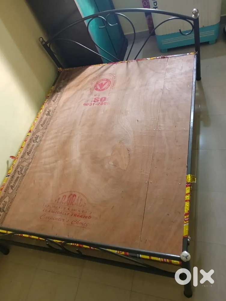 Wooden cot - 6 months old