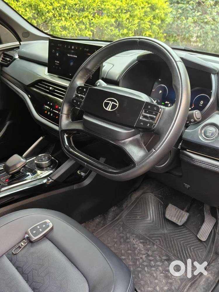 Tata Safari Accomplished X Plus 6 Str Dark Edition, 2025, Diesel