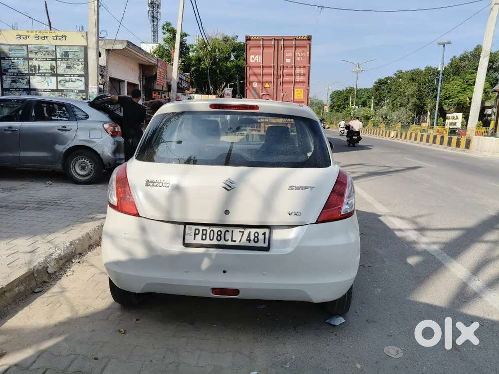 Maruti Suzuki Swift Vxi 2013