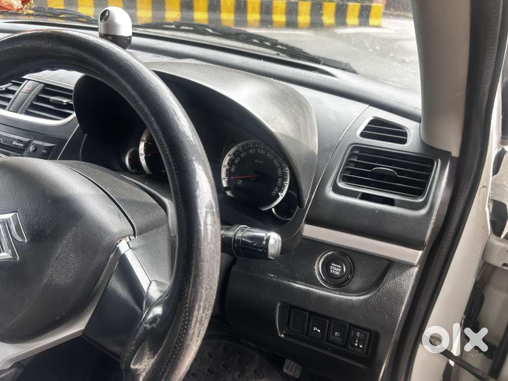 Maruti Suzuki Swift Vvt Zxi, 2017, Petrol