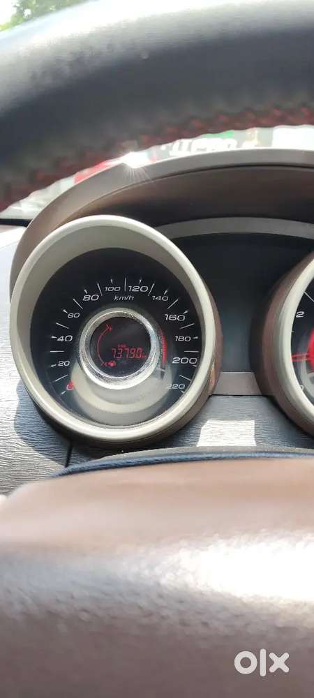 Low Kilometer Mahindra Xuv500 Diesel 2014
