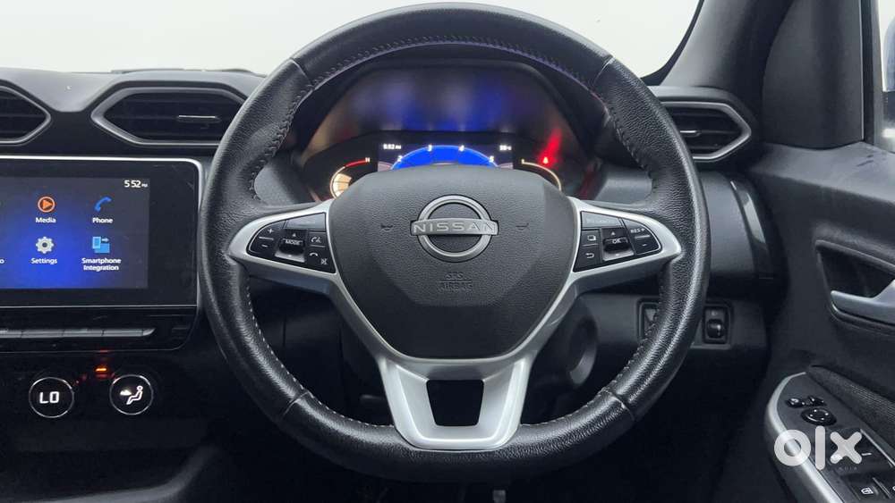 Nissan Magnite 1.0 Xv Premium, 2023, Petrol
