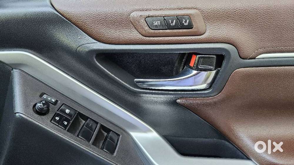 Toyota Innova Hycross 2.0 Zx (o) Hybrid 7 Str, 2025, Petrol