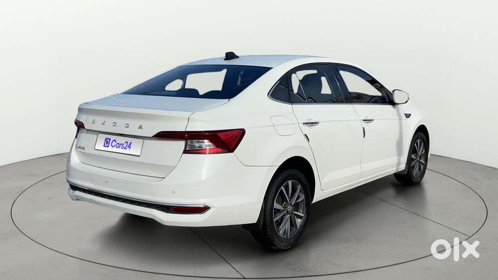 Skoda Slavia 1.0 Tsi Style At, 2023, Petrol