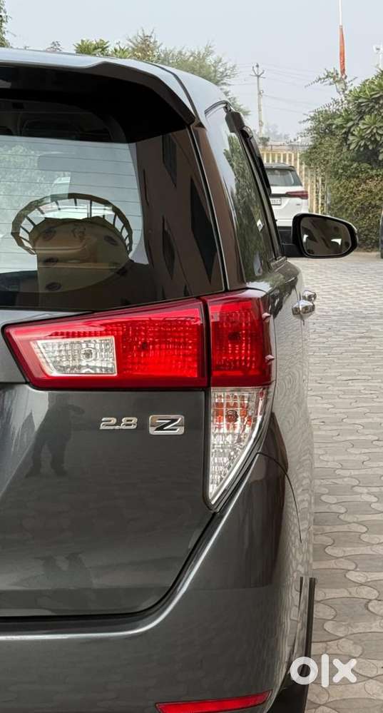 Toyota Innova Crysta 2.8z Automatic, 2016, Diesel