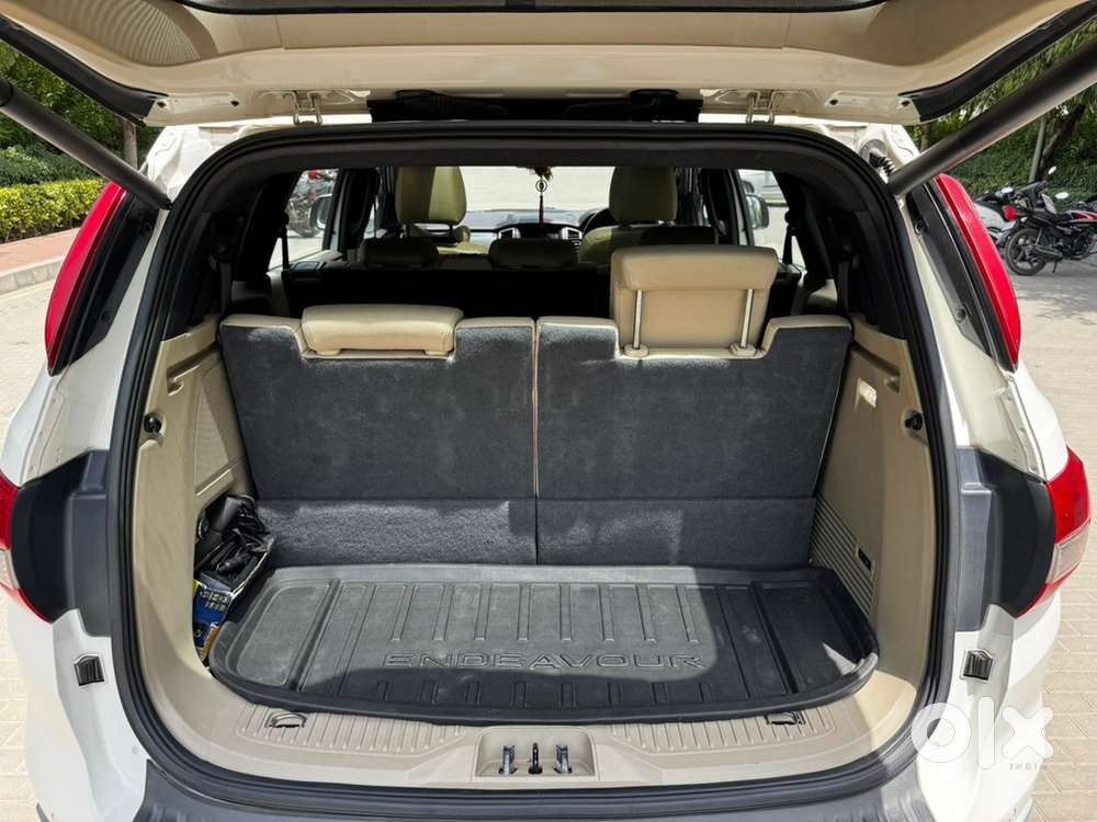 White Ford Endeavour Diesel July2018