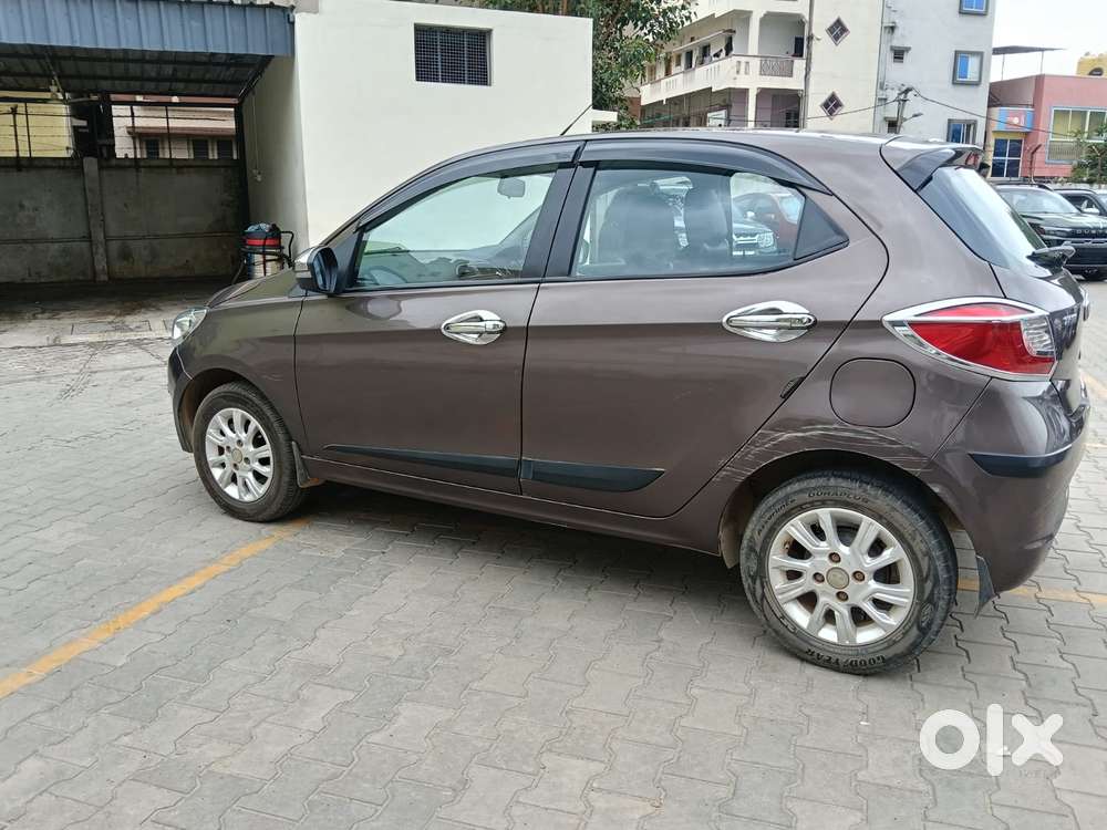 Tata Tiago 1.2 Revotron Xza, 2018, Petrol
