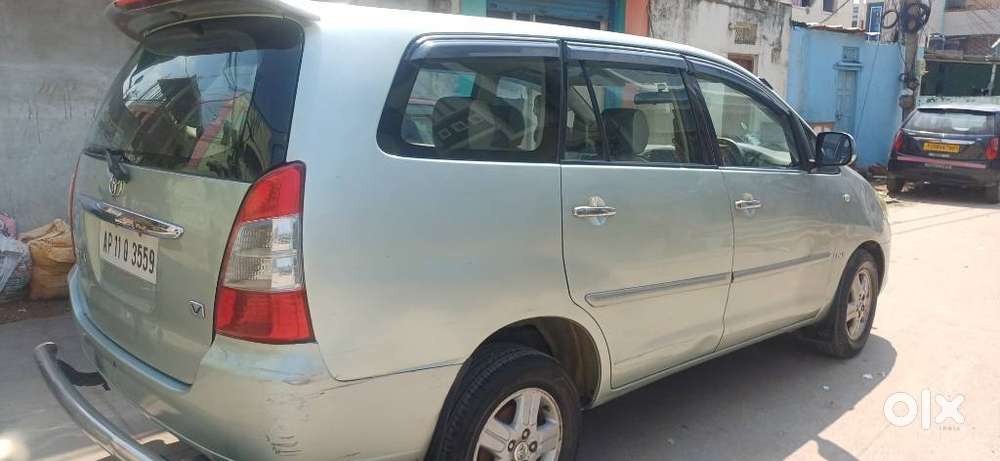 Toyota Innova 2.5 Vx 7 Str Bs-iii, 2005, Diesel