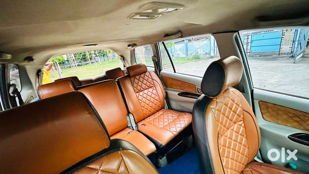 Toyota Innova 2004-2011 2.5 V Diesel 8-seater, 2012, Diesel