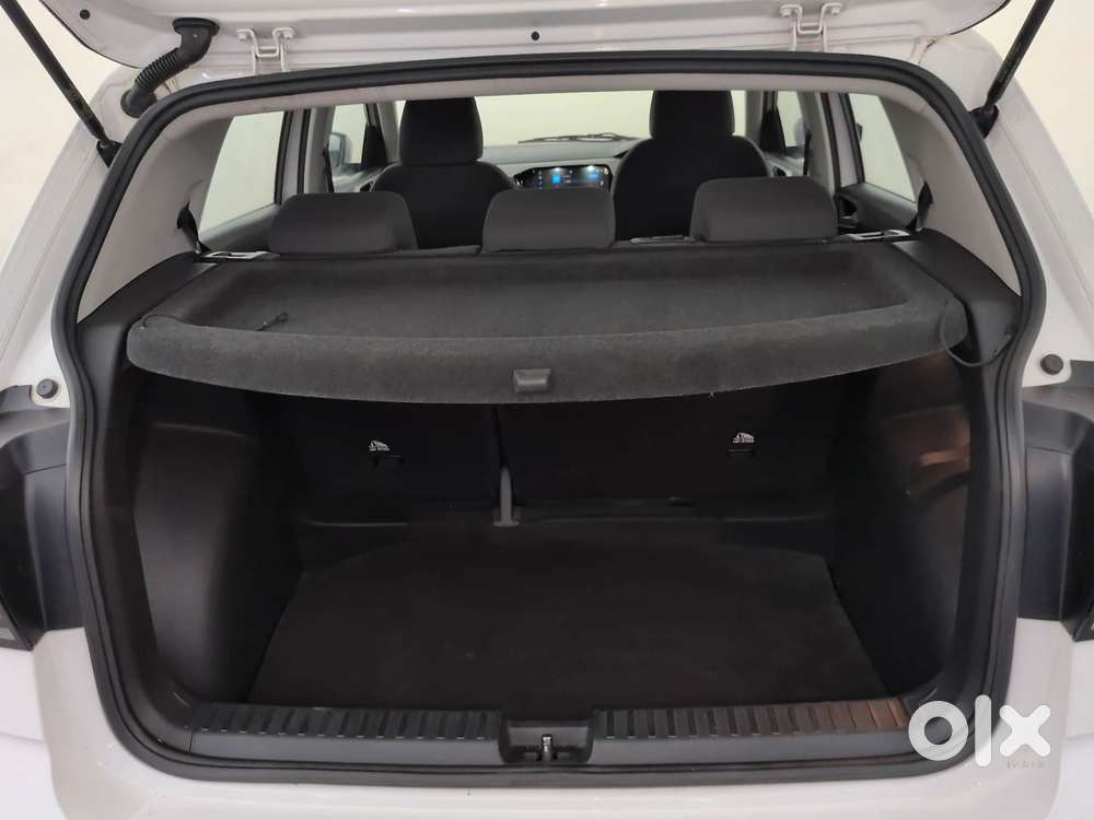 Volkswagen Taigun 1.0 Tsi Highline At, 2023, Petrol