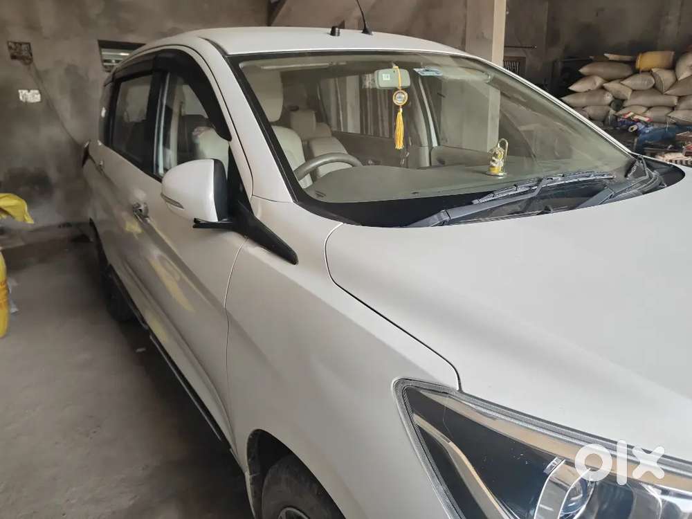 Maruti Suzuki Ertiga Zxi 2024 Cng अभी कंपनी में सर्विस और बीमा करवाया