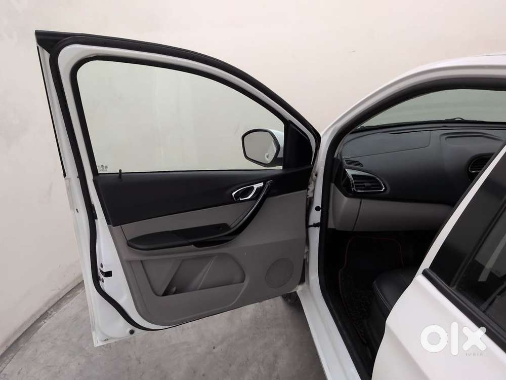Tata Tiago Xza, 2018, Petrol