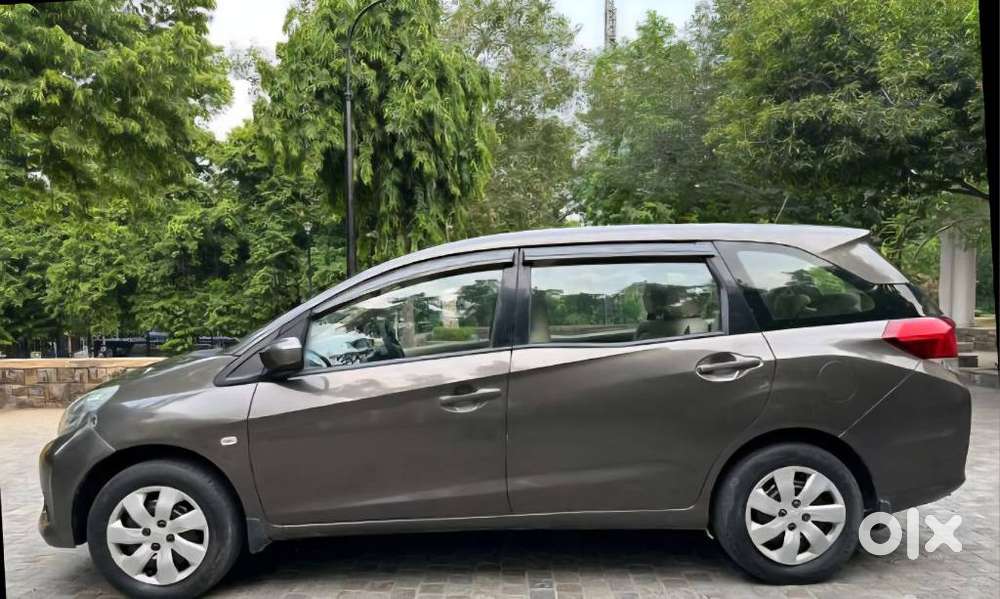 Honda Mobilio 1.5 S I-vtec Mt, 2016, Cng & Hybrids
