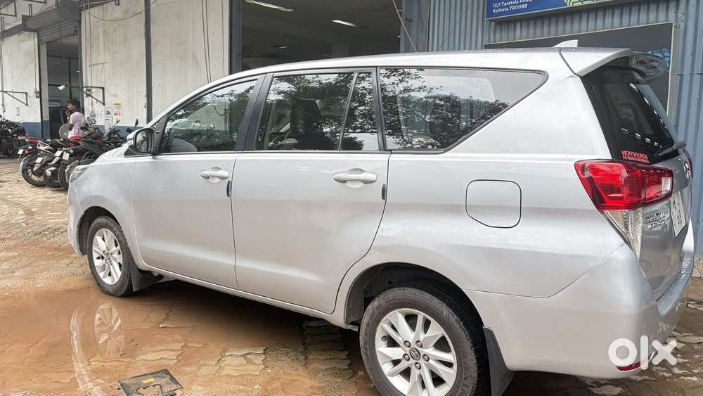 Toyota Innova Crysta 2.4 G Plus Mt 8 Str, 2018, Diesel