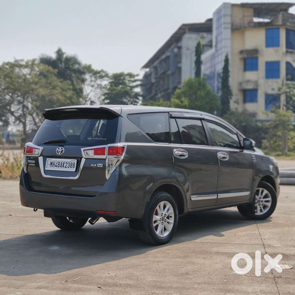 Toyota Innova Crysta 2016 Diesel Well Maintained